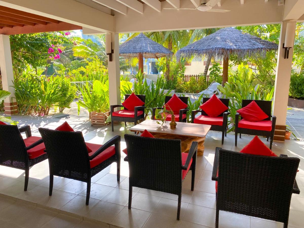 Hotel TME Retreats Dhigurah à Dhigurah  Extérieur photo