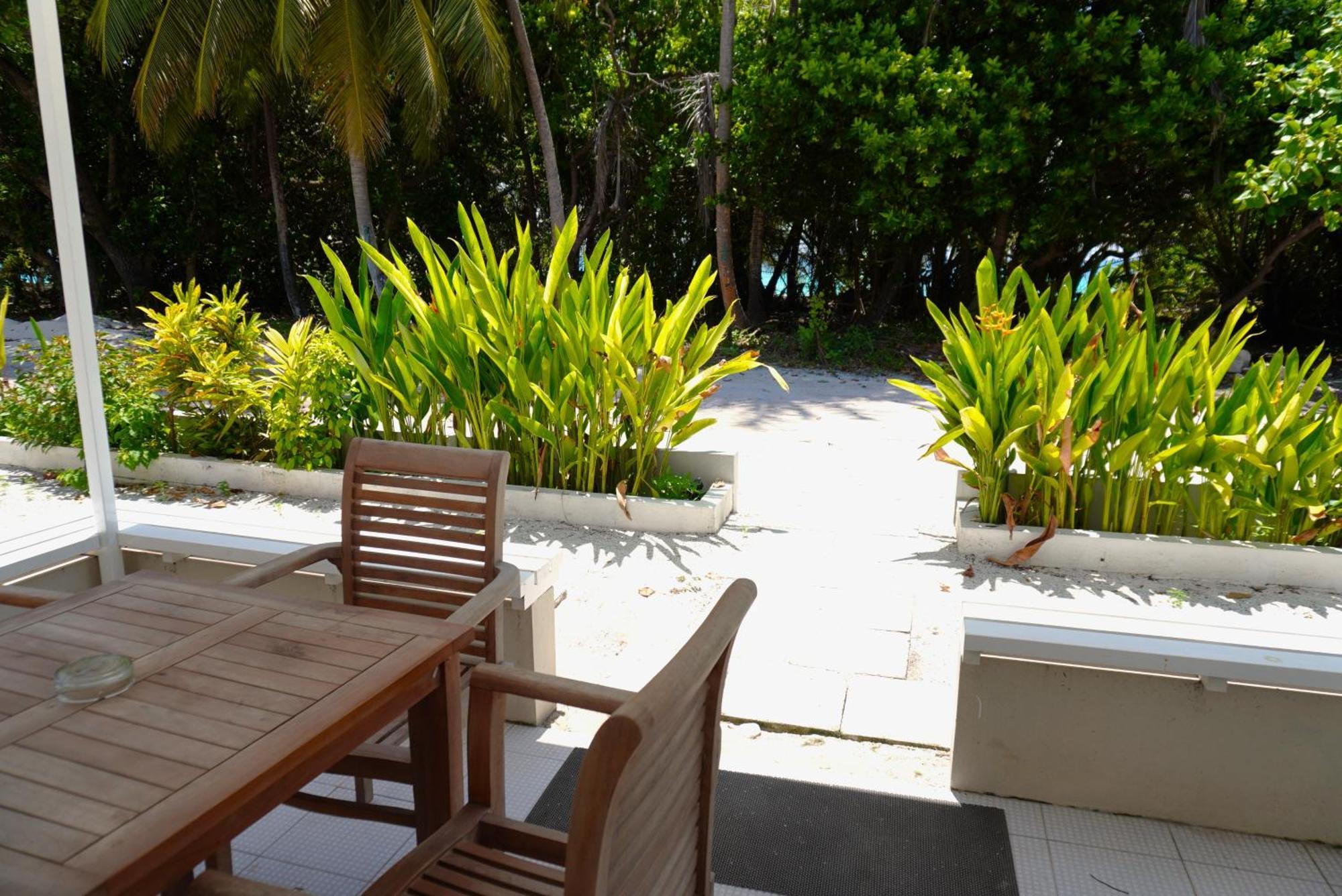 Hotel TME Retreats Dhigurah à Dhigurah  Extérieur photo