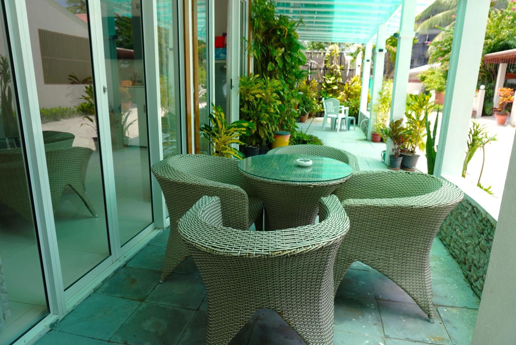 Hotel TME Retreats Dhigurah à Dhigurah  Extérieur photo