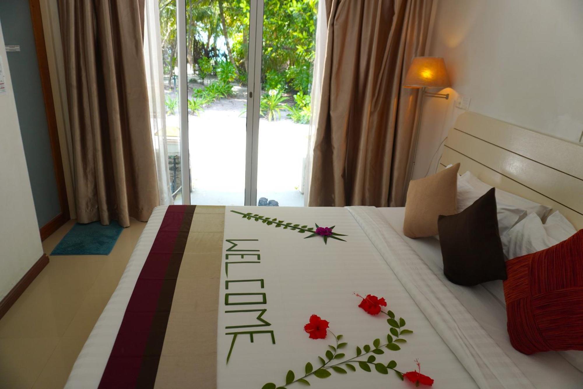 Hotel TME Retreats Dhigurah à Dhigurah  Extérieur photo